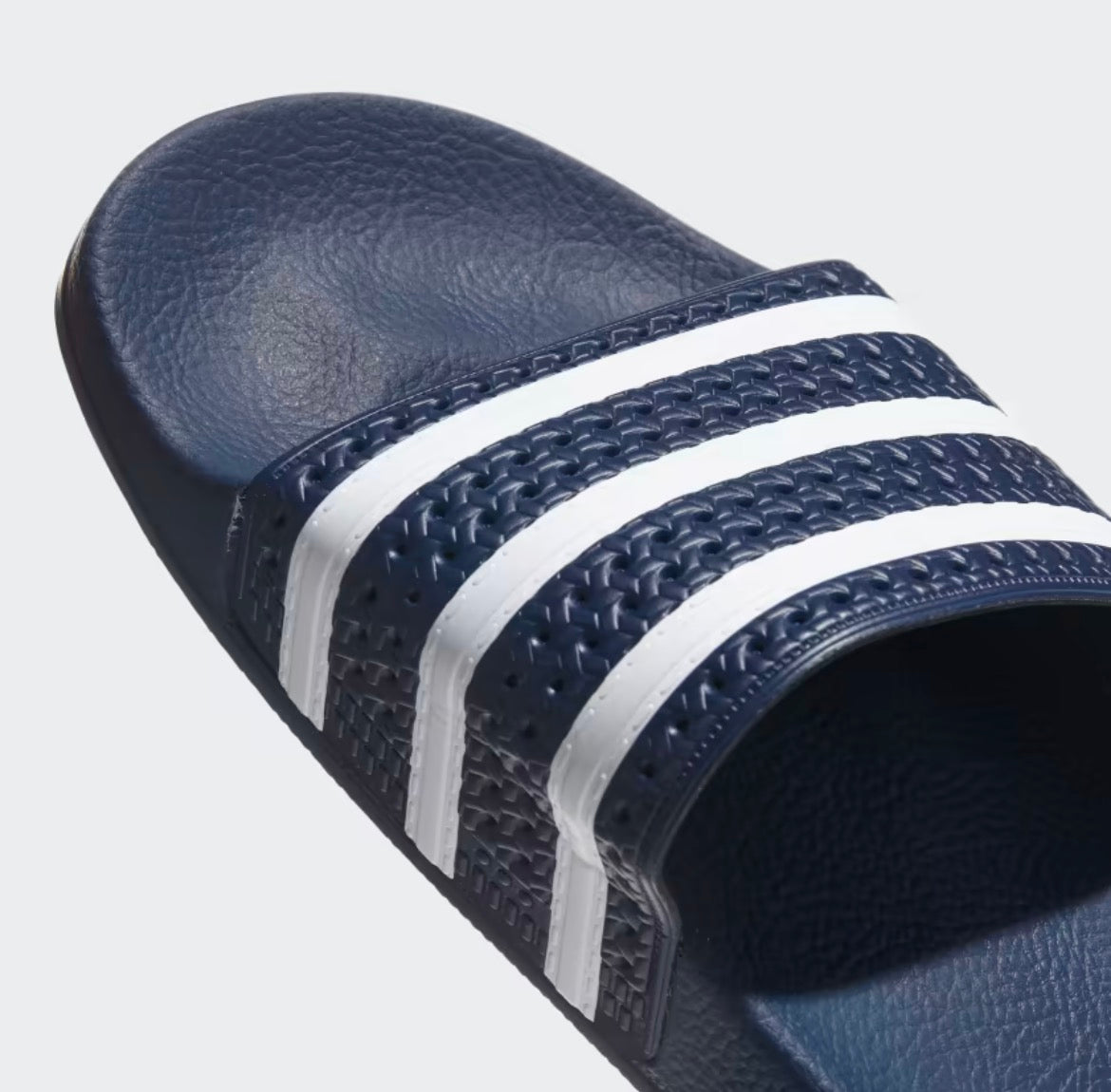 Adidas adellite