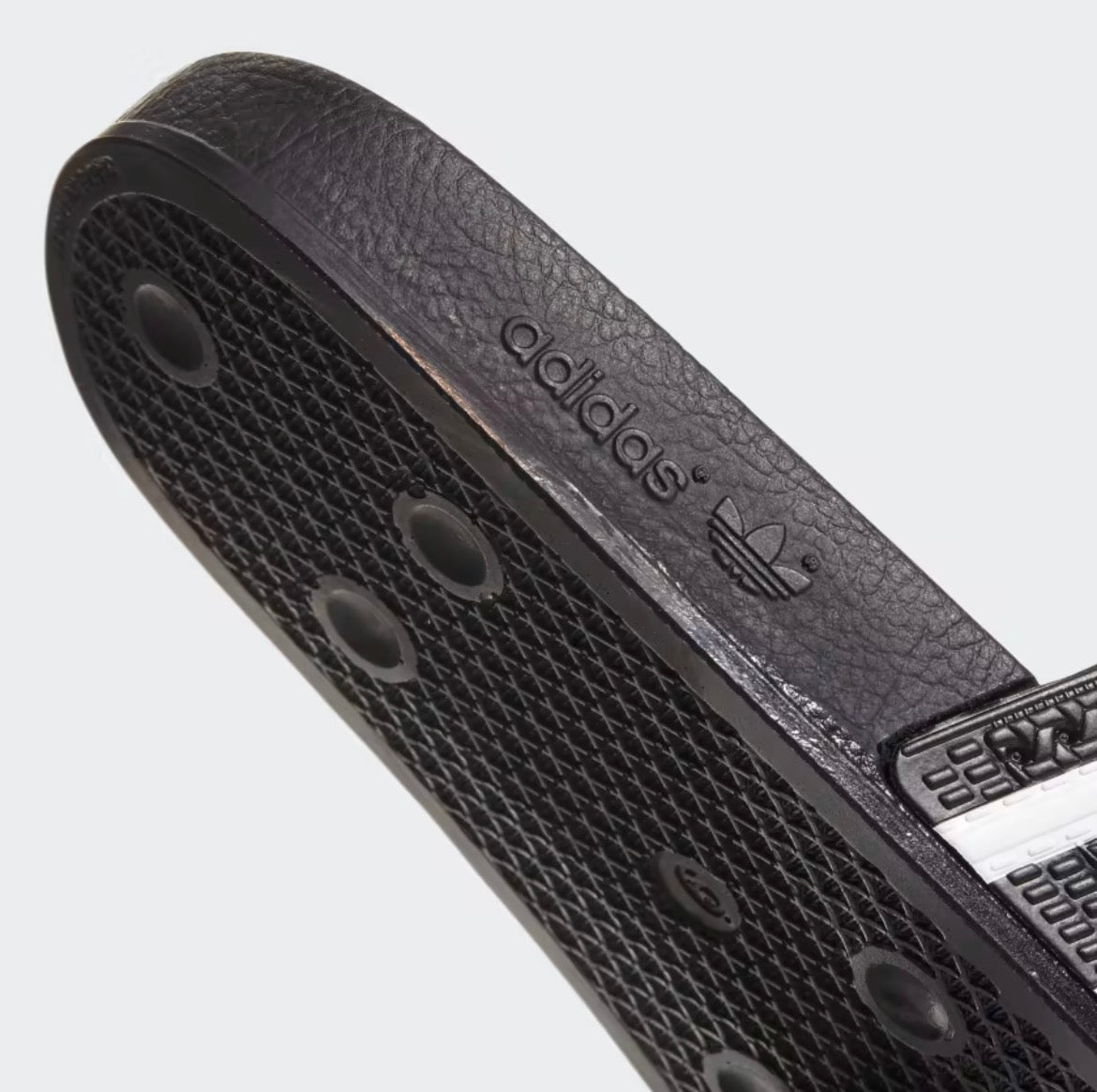 Adidas adellite