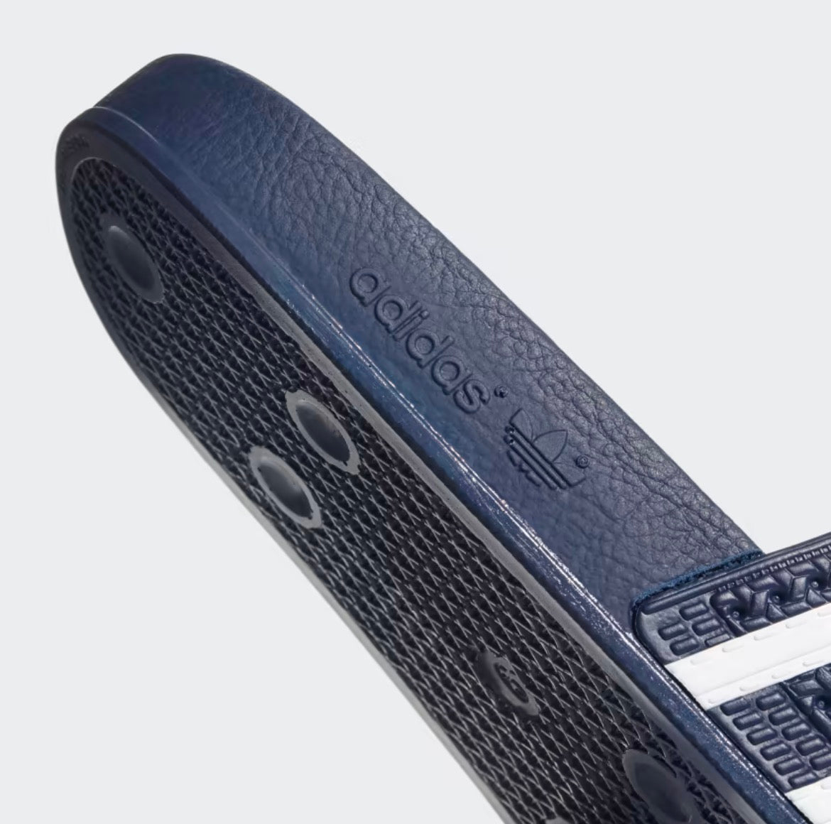 Adidas adellite